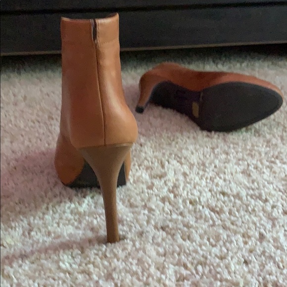 Tan Stilletto Jessica Simpson Heel - Picture 6 of 6